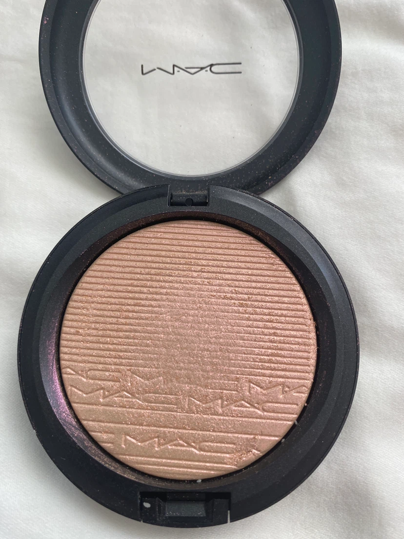 MAC Cosmetics - photo 2
