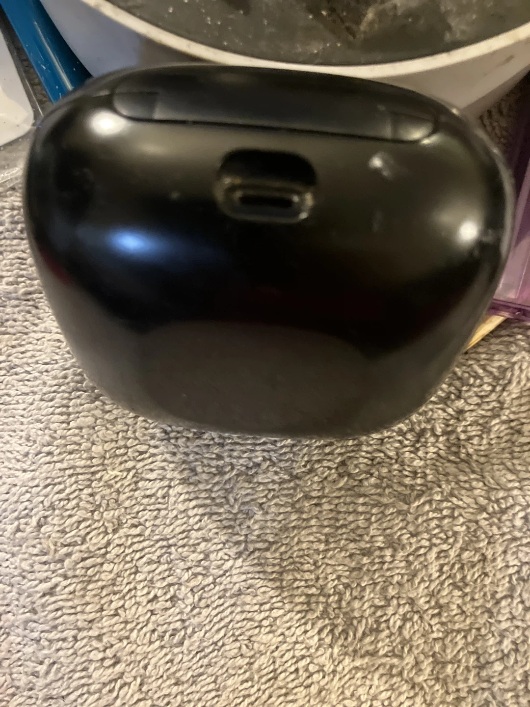 PowerBeats Pro Charging Case Only - photo 3