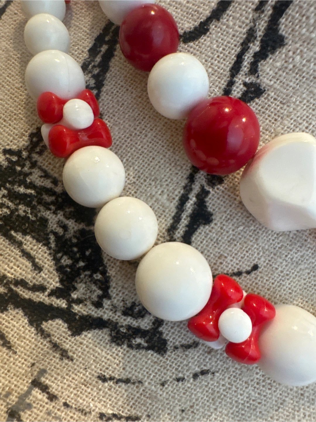 Double Strand MCM VINTAGE  Red and White Beaded Necklace - photo 2