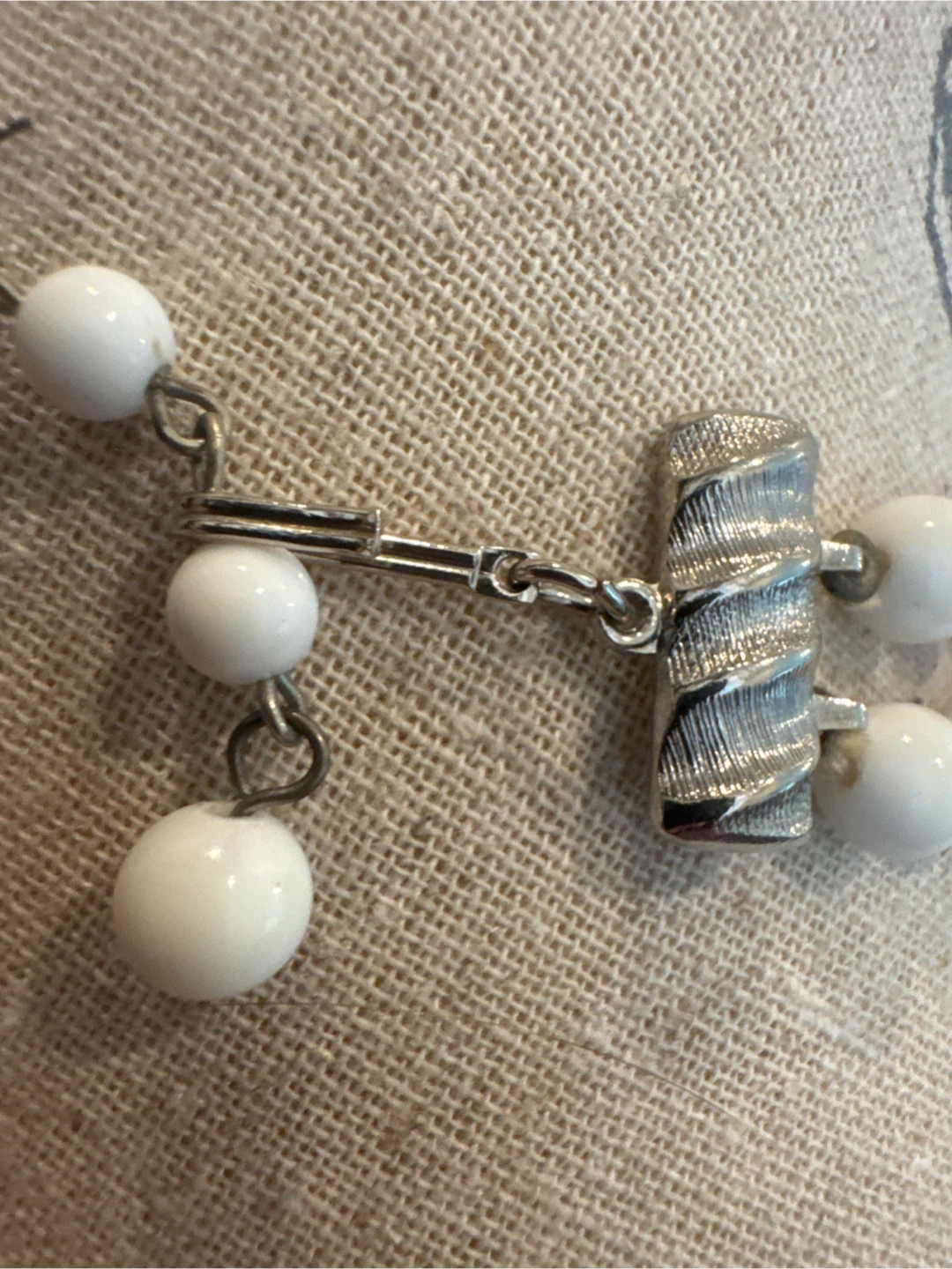 Double Strand MCM VINTAGE  Red and White Beaded Necklace - photo 3