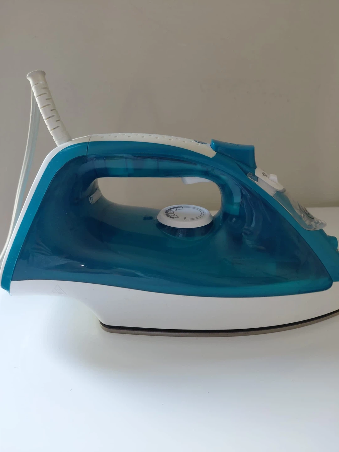 T-fal OptiGlide 1550W Steam Power Iron - photo 3