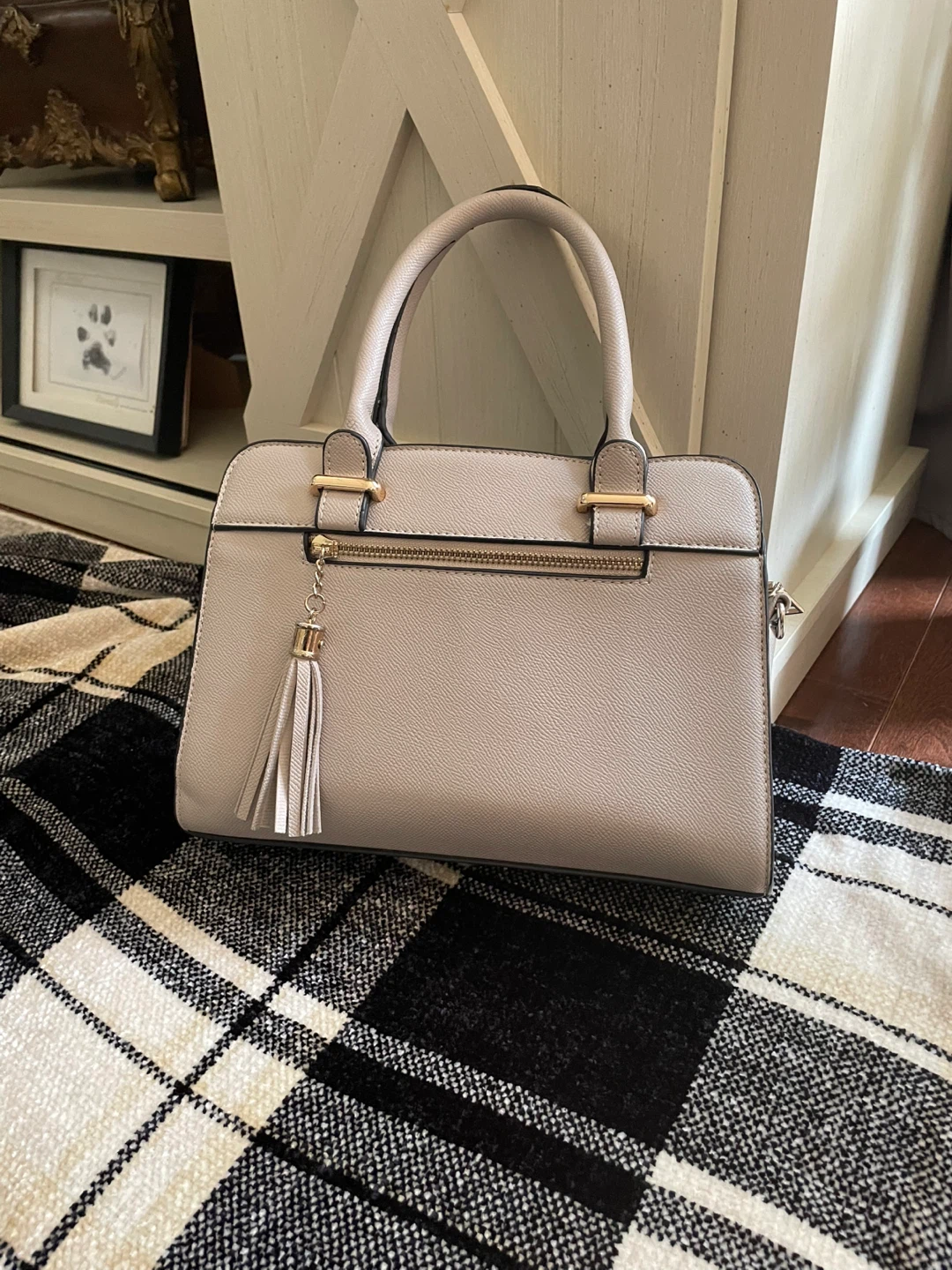 Cream coloured Handbag with Shoulder Strap