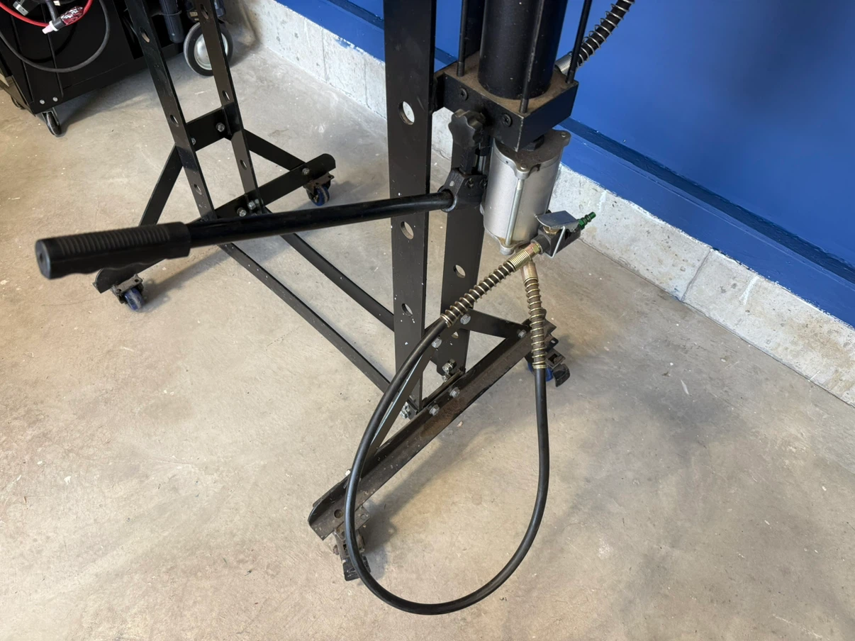 Mr. Blacksmith 30T Hydraulic Shop Press - photo 2