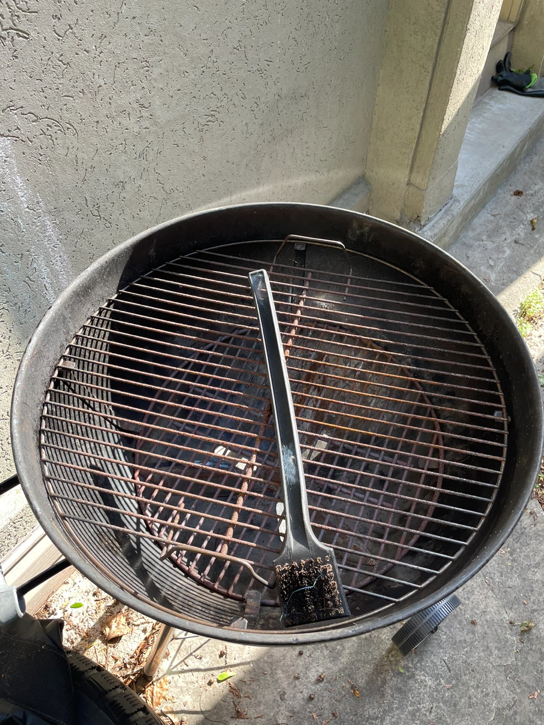 Weber Kettle Charcoal Grill - photo 3