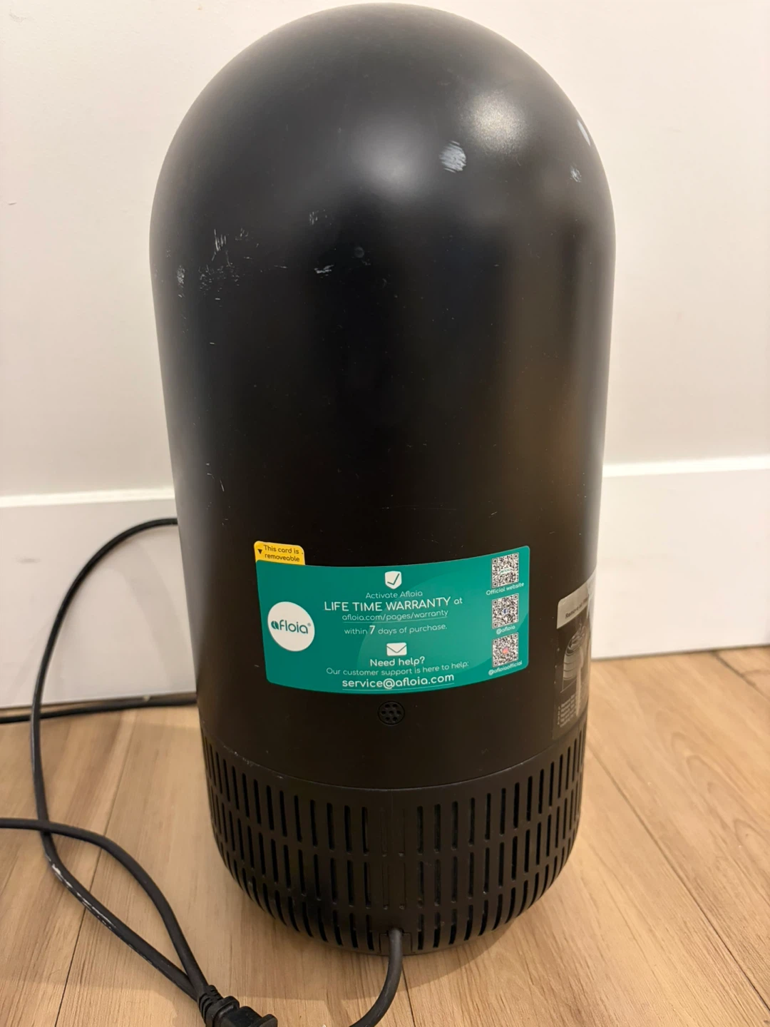 black Floia air purifier