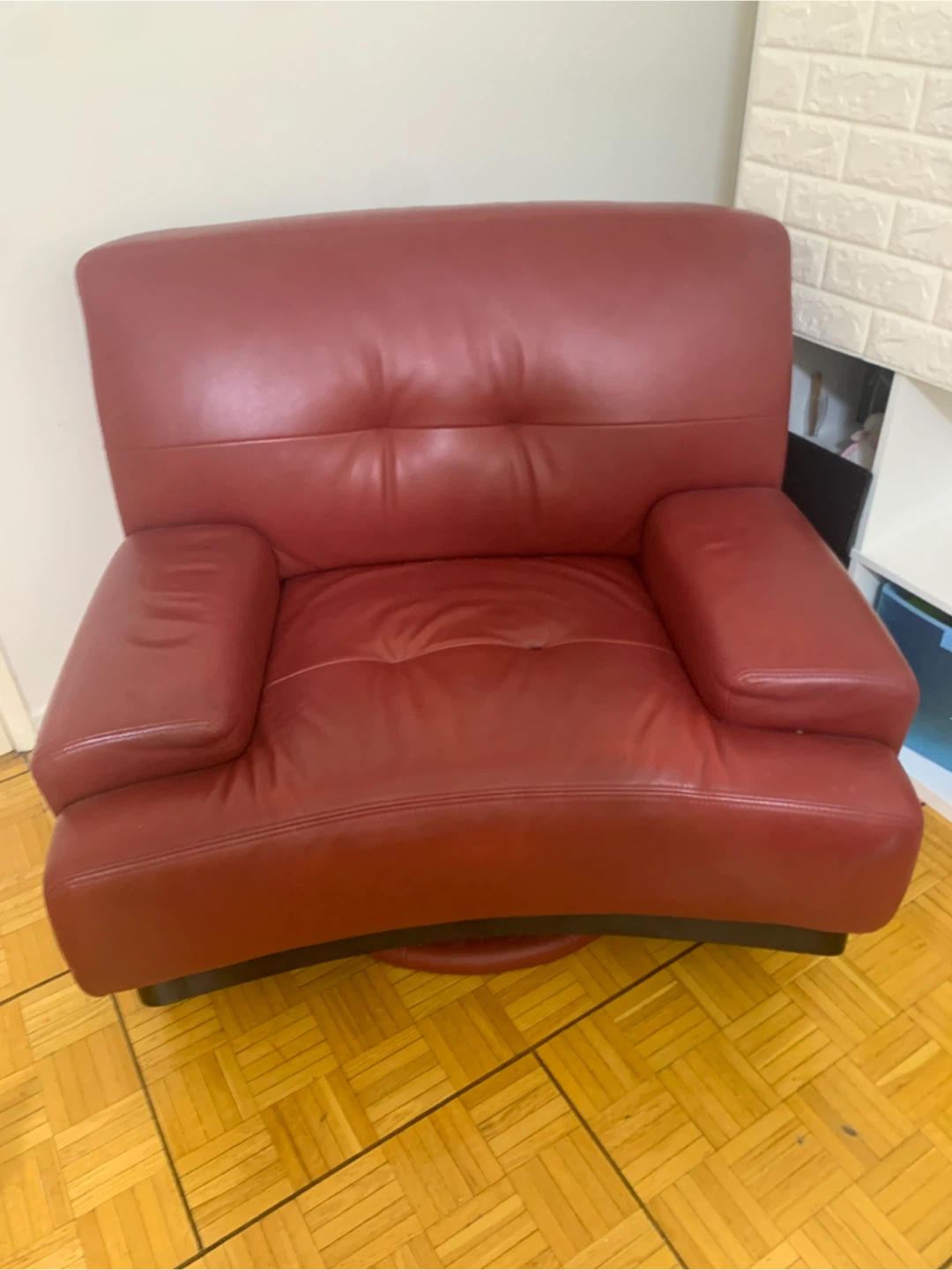 Red Leather Accent Chair - photo 2