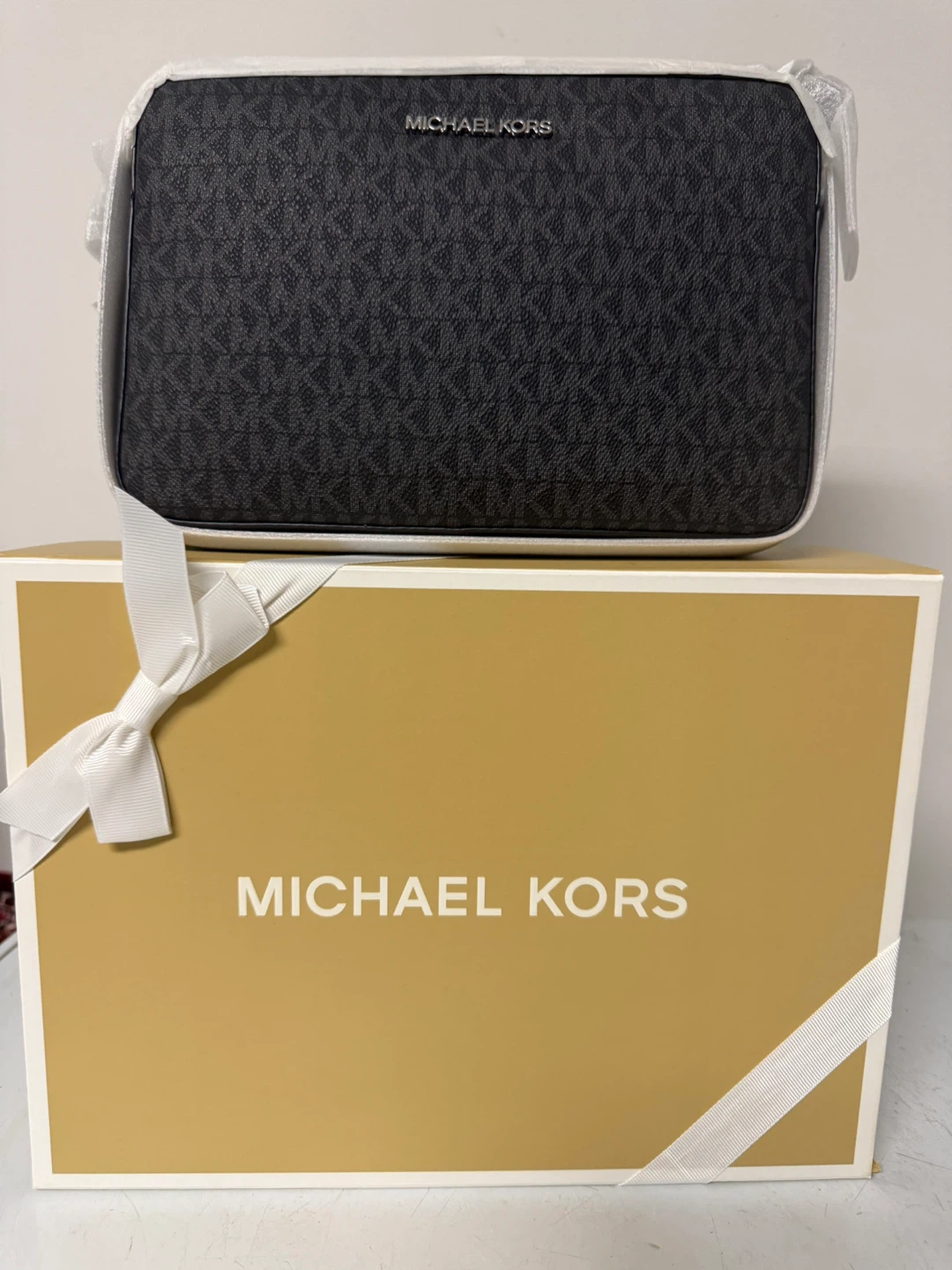 Michael Kors Jet Set LG EW Crossbody Bag