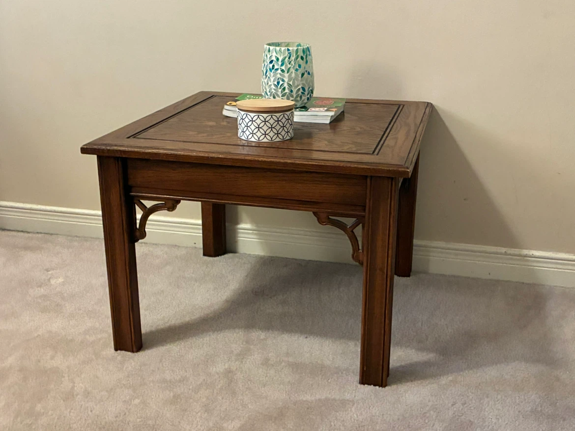 Vintage Solid Wood End Table – Excellent Condition - photo 3