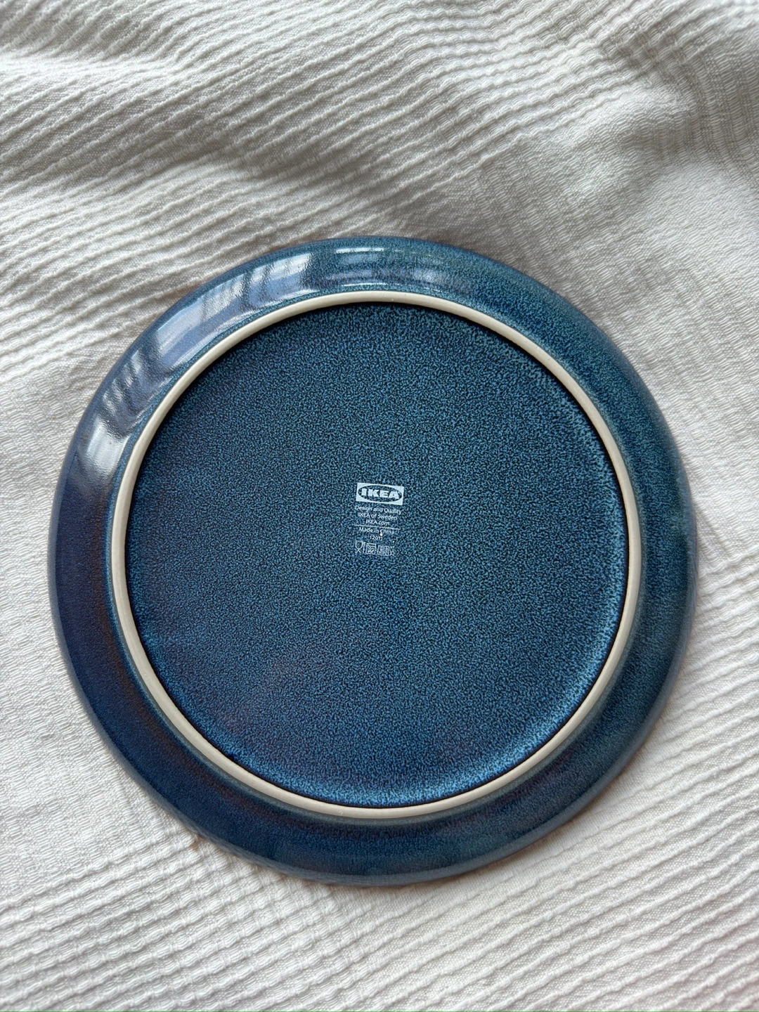White Ceramic Serving Bowl and blue plates - photo 3