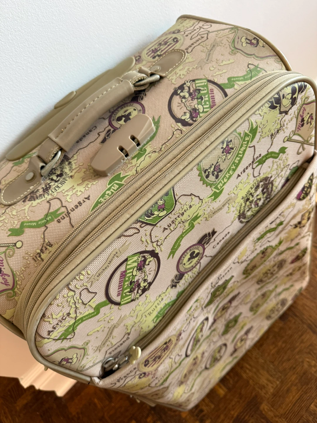 Mickey & Minnie Mouse World Map Suitcase - photo 2