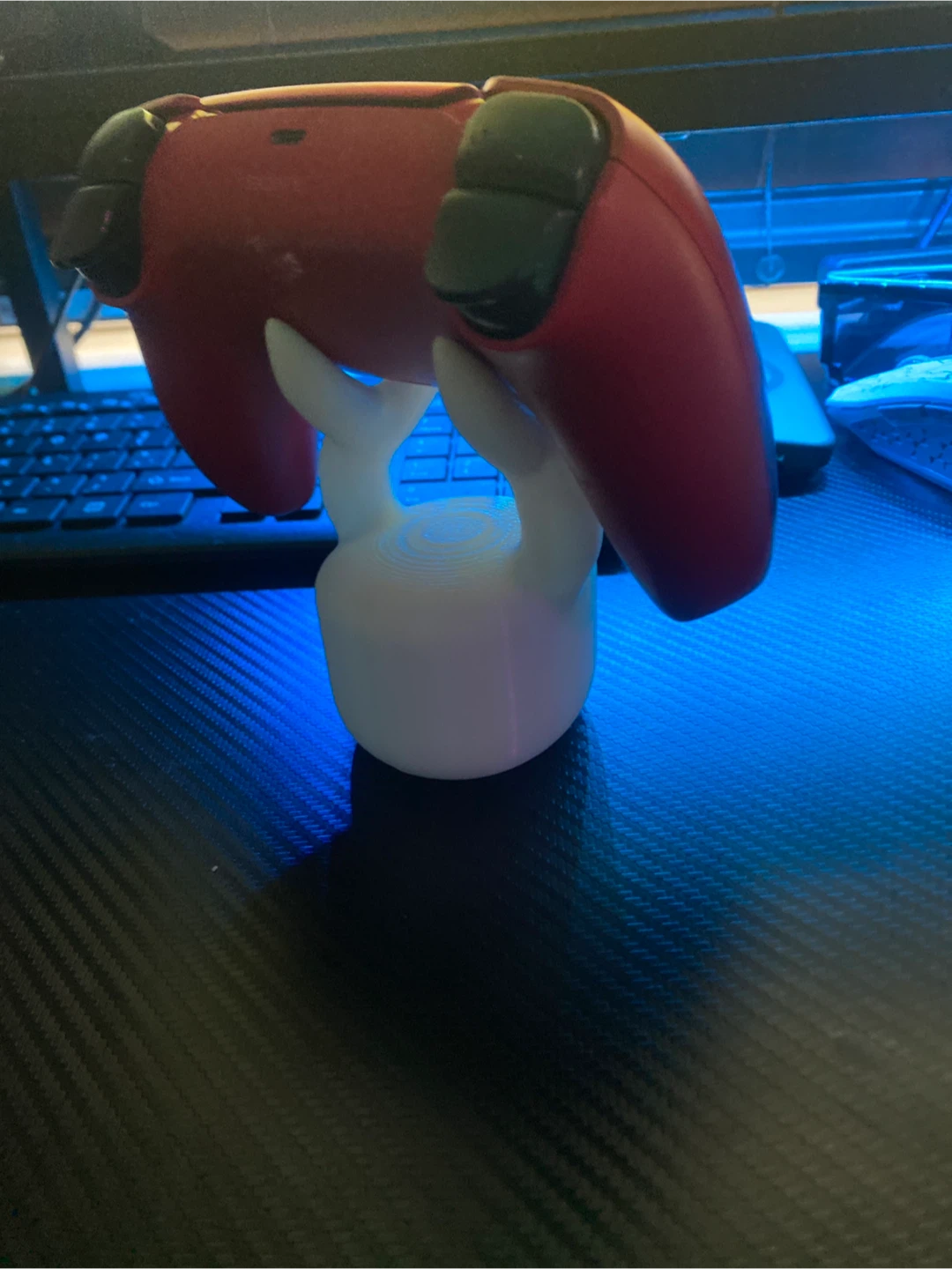 Controller and phone holding stand - photo 4