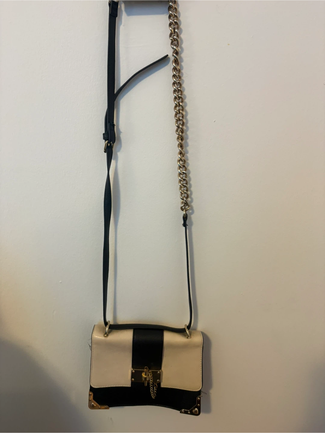 Crossbody bags available for sale - photo 4
