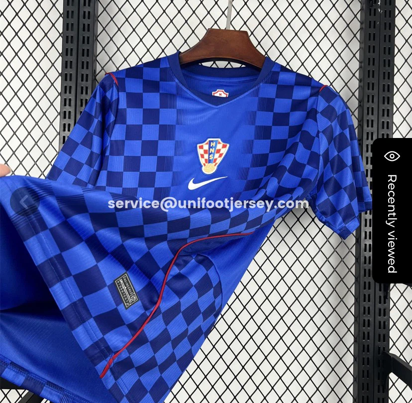 Croatia Soccer Jersey - Brand New (L)
