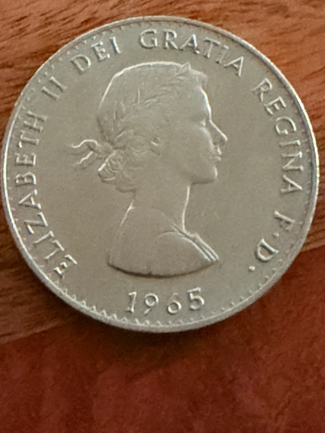 1965 UK Queen Elizabeth II & Winston Churchill Coin - photo 2