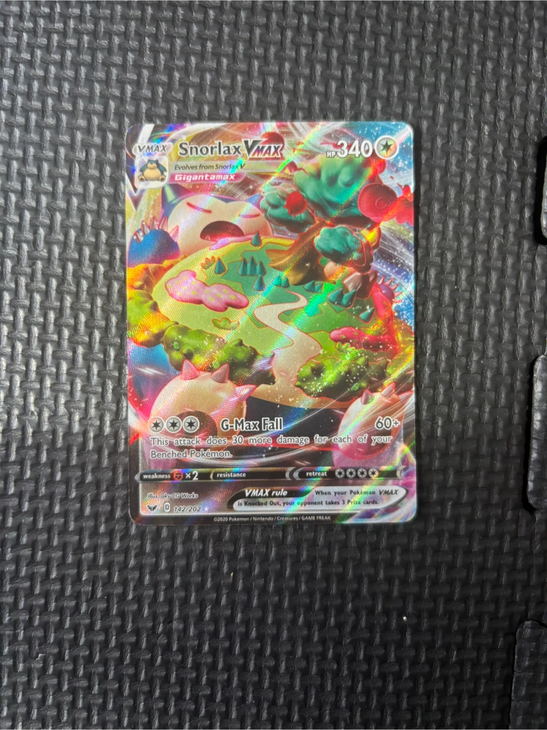 Snorlax VMAX Gigantamax Pokémon Card 142/202