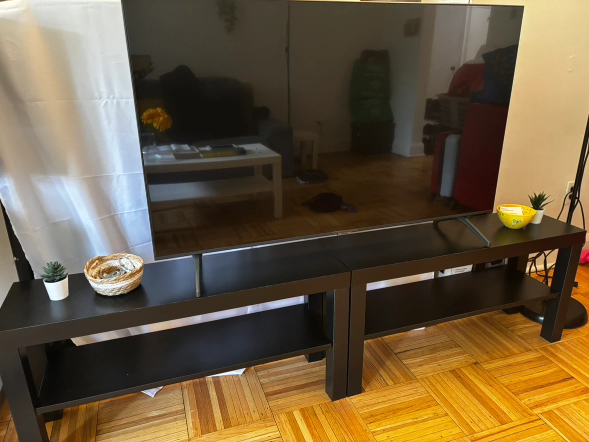 Black Samsung ‘’50’’ Crystal UHD and TV Stand