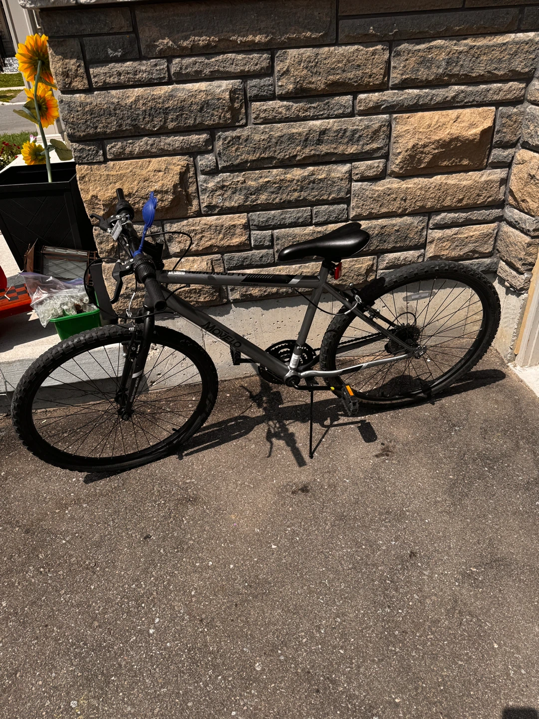 Mongoose Mountain Bike - photo 2