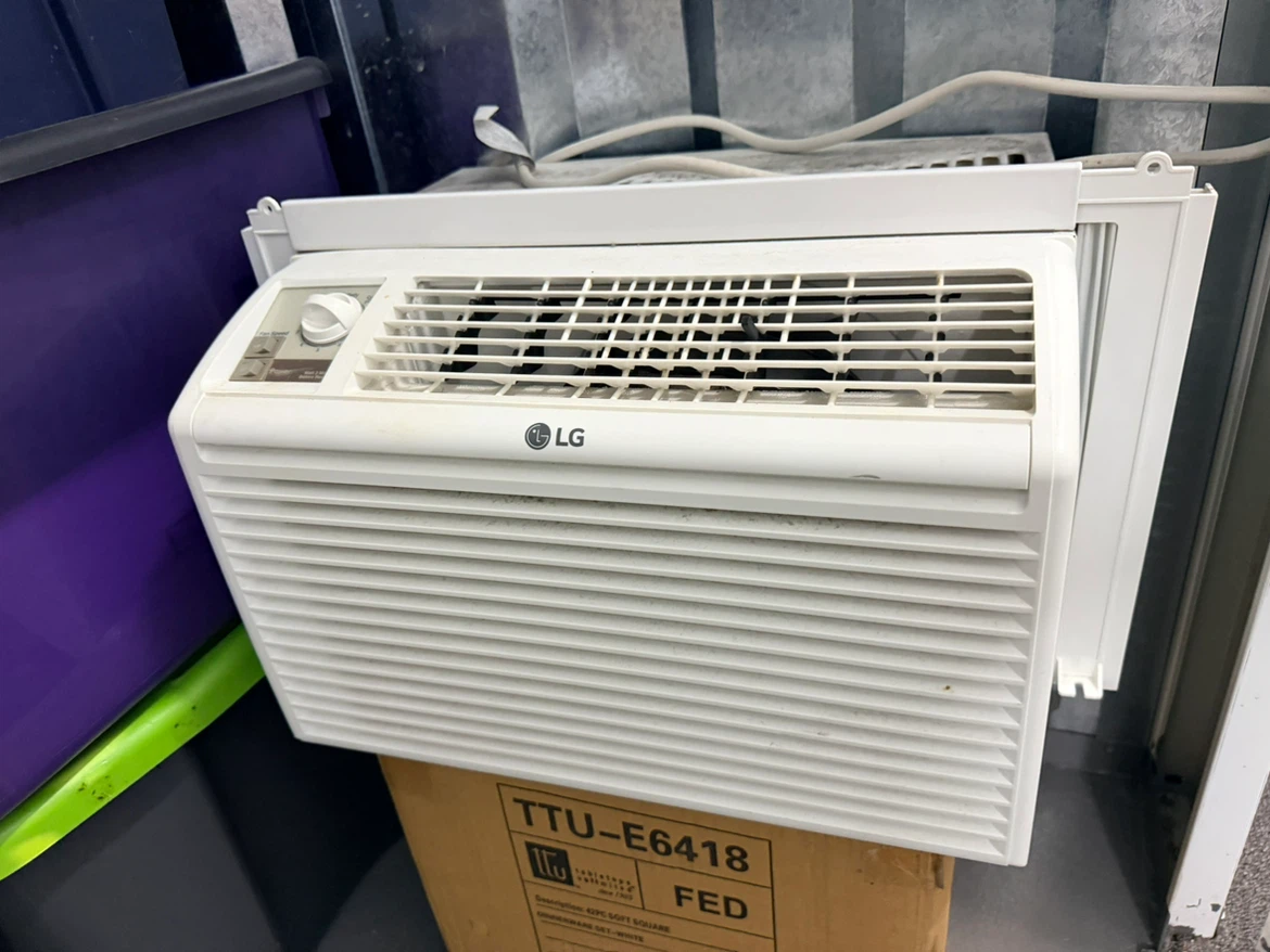LG 5,000 BTU Window Air Conditioner LW5022 - photo 5