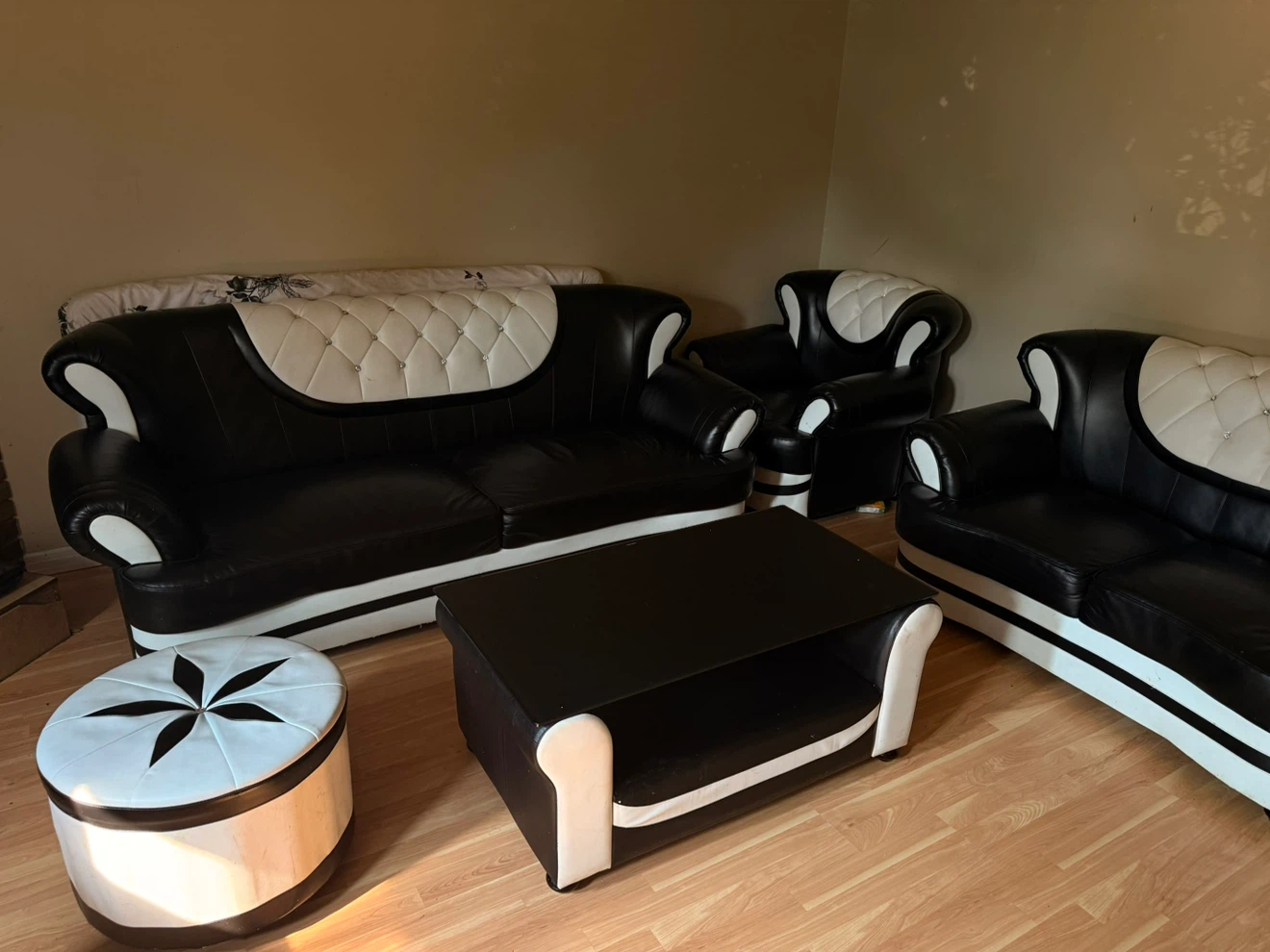 Black and White Tufted Sofa Set