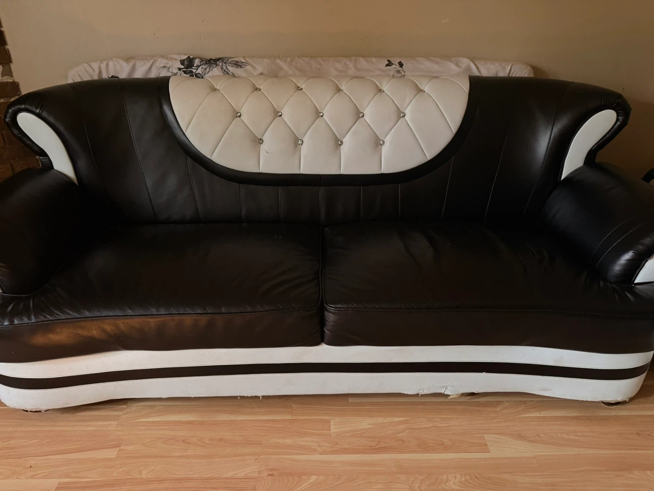 Black and White Tufted Sofa Set - photo 3