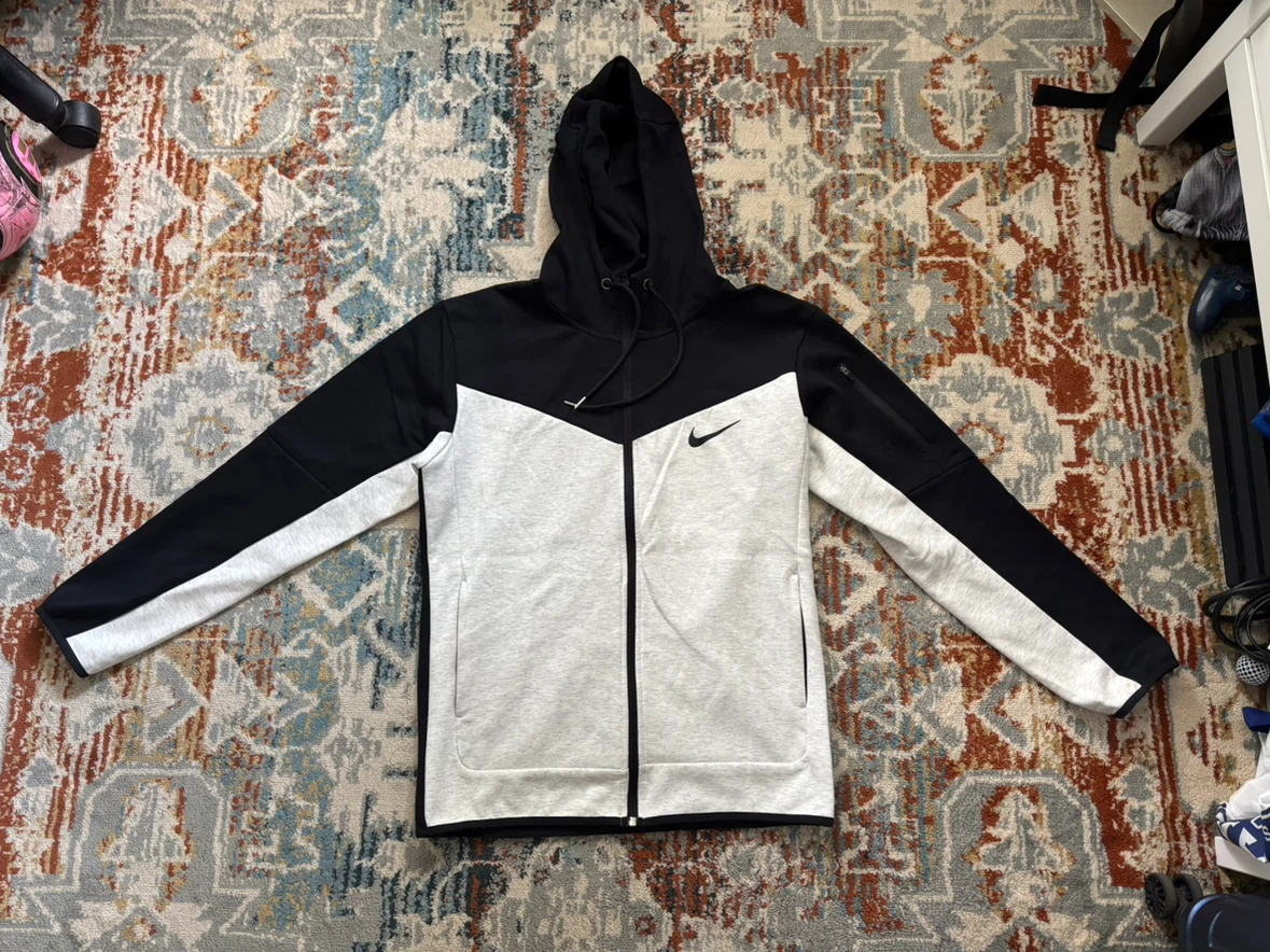 Nike Tech Set
