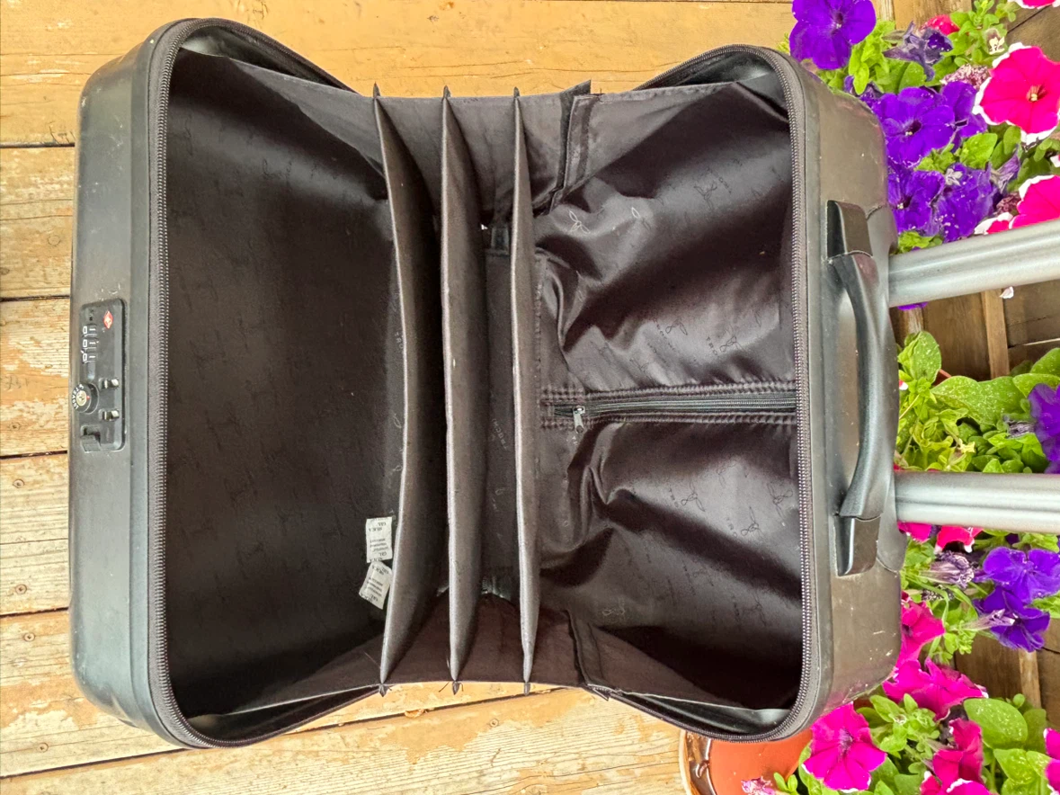 TROCHI Carry-On Suitcase - photo 3