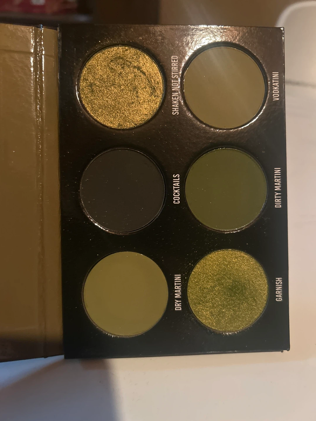 Give Me Glow Juicy Olive Pressed Pigment Palette - photo 4