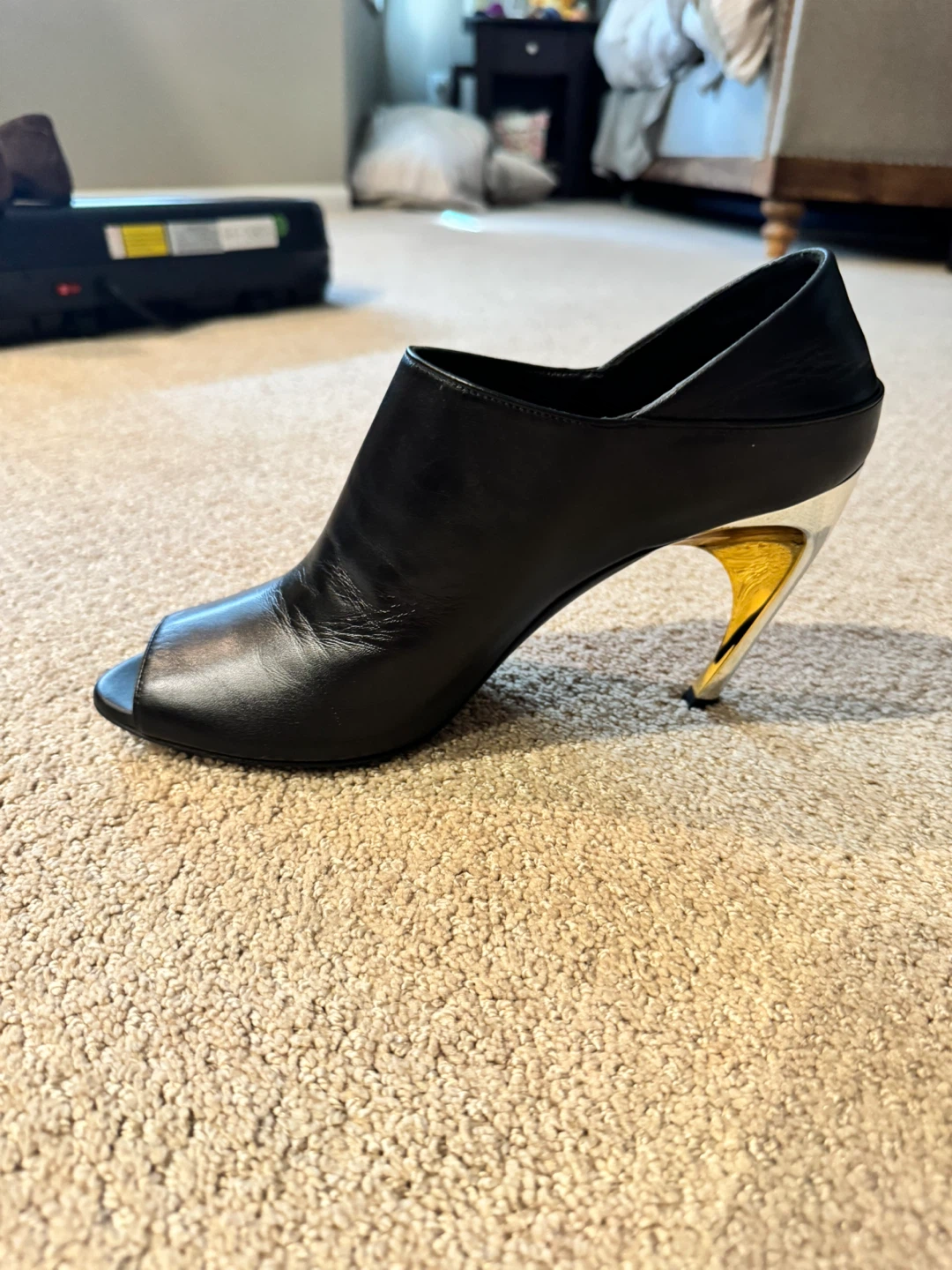 Alexander McQueen Black Peep-Toe Booties with Gold Heel - photo 3