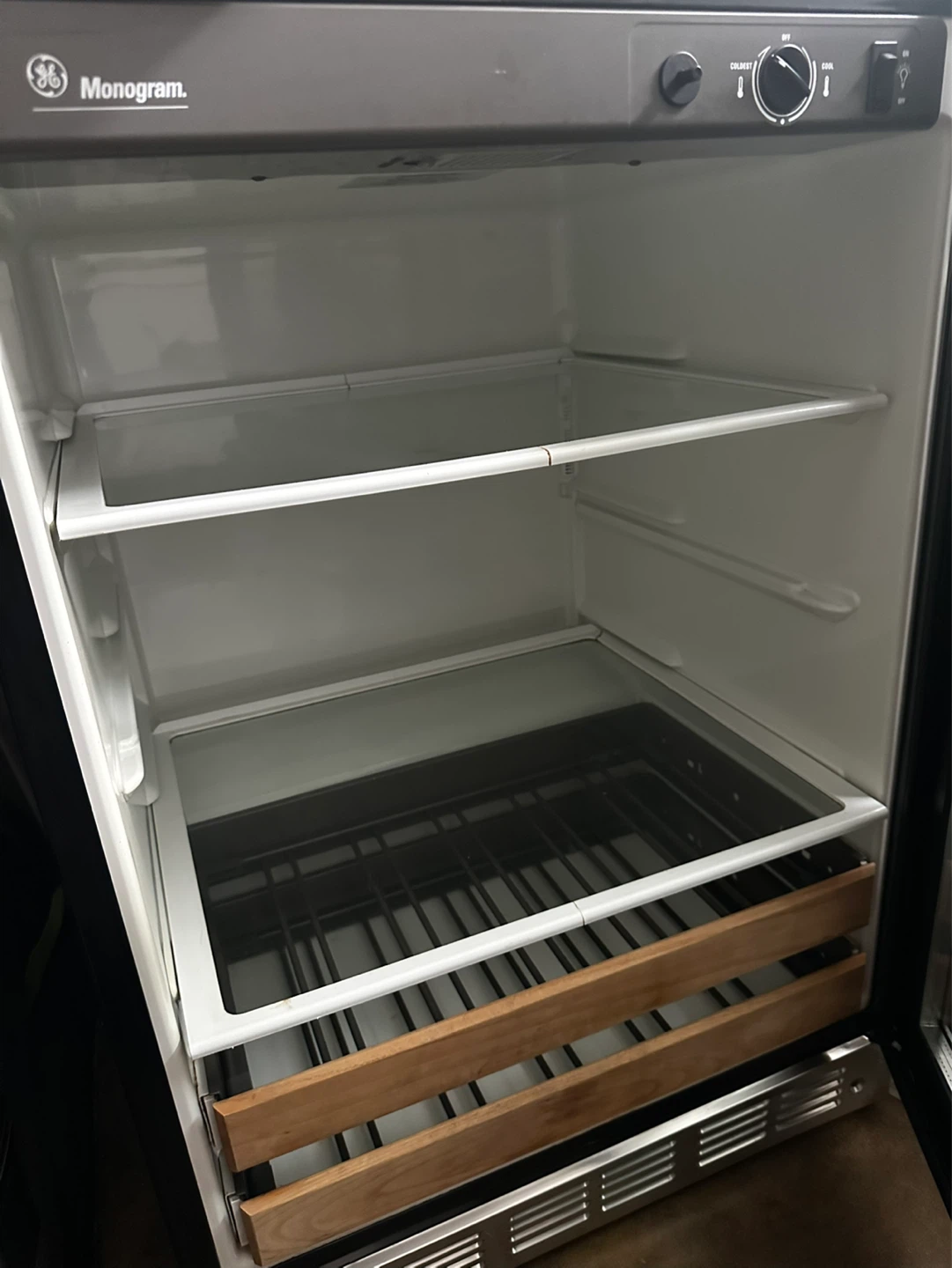 GE Monogram 24" Stainless Steel Beverage Centre - ZDBR240NBS - photo 2