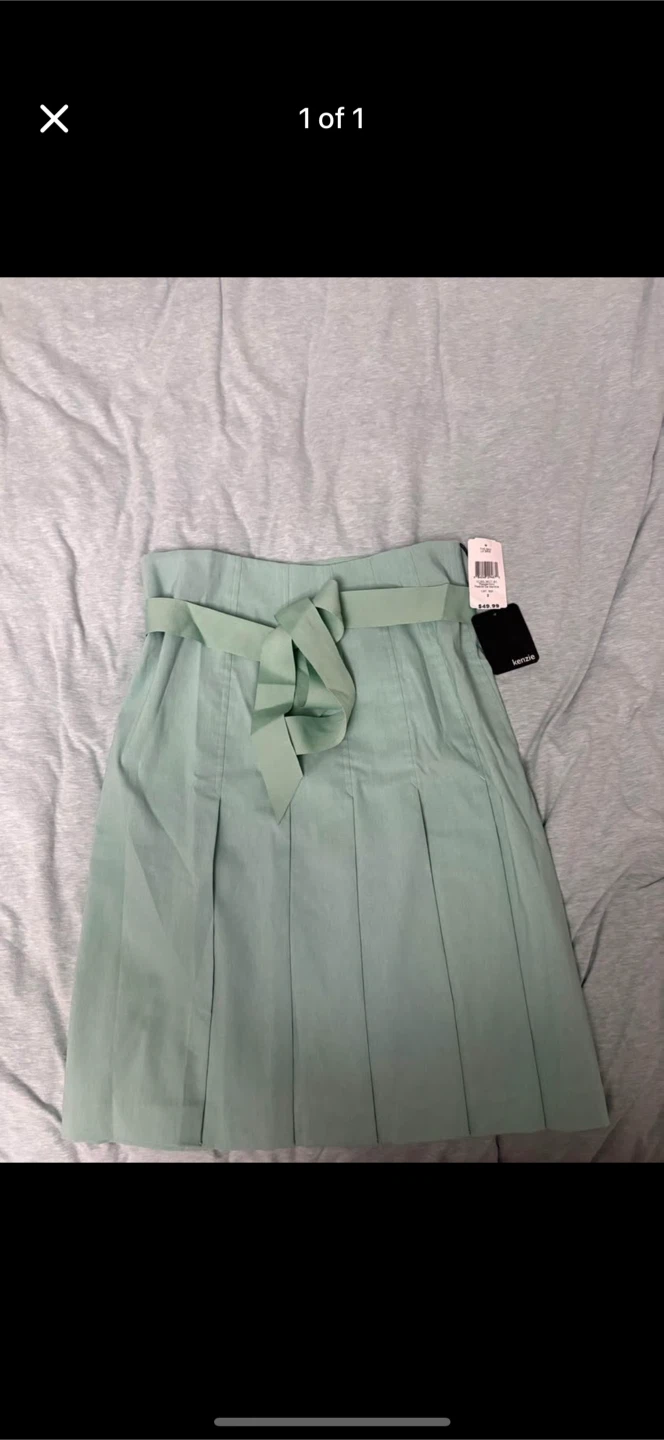 Kenzie beautiful, teal skirt BRAND NEW (size 2 women’s)