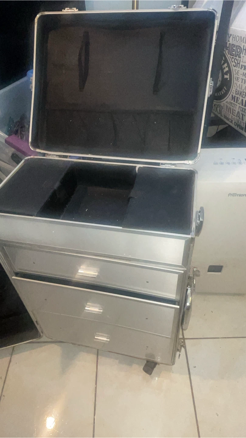Silver Rolling Makeup Train Case with Drawers - photo 4