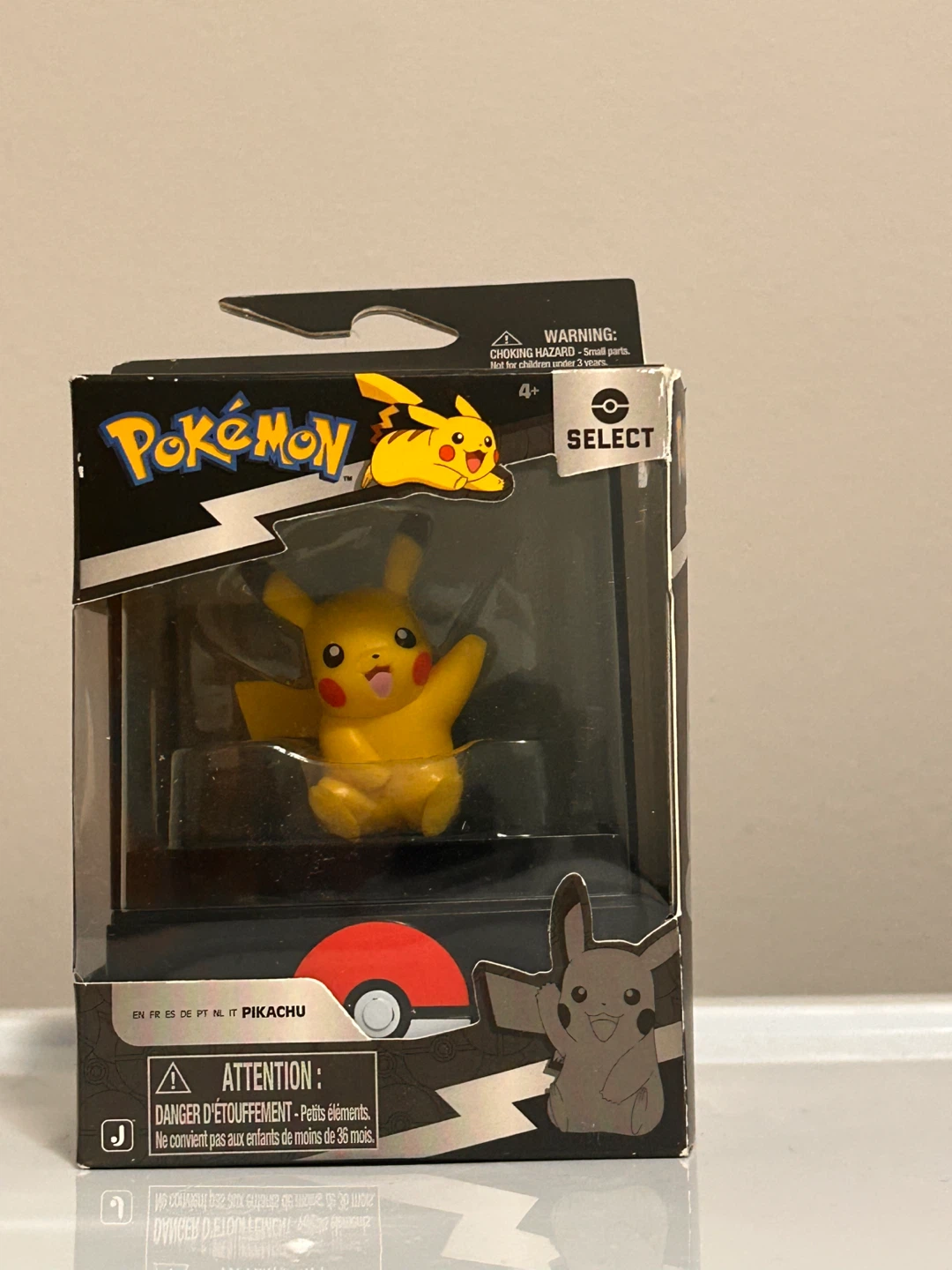 Pokemon Select Pikachu Figure
