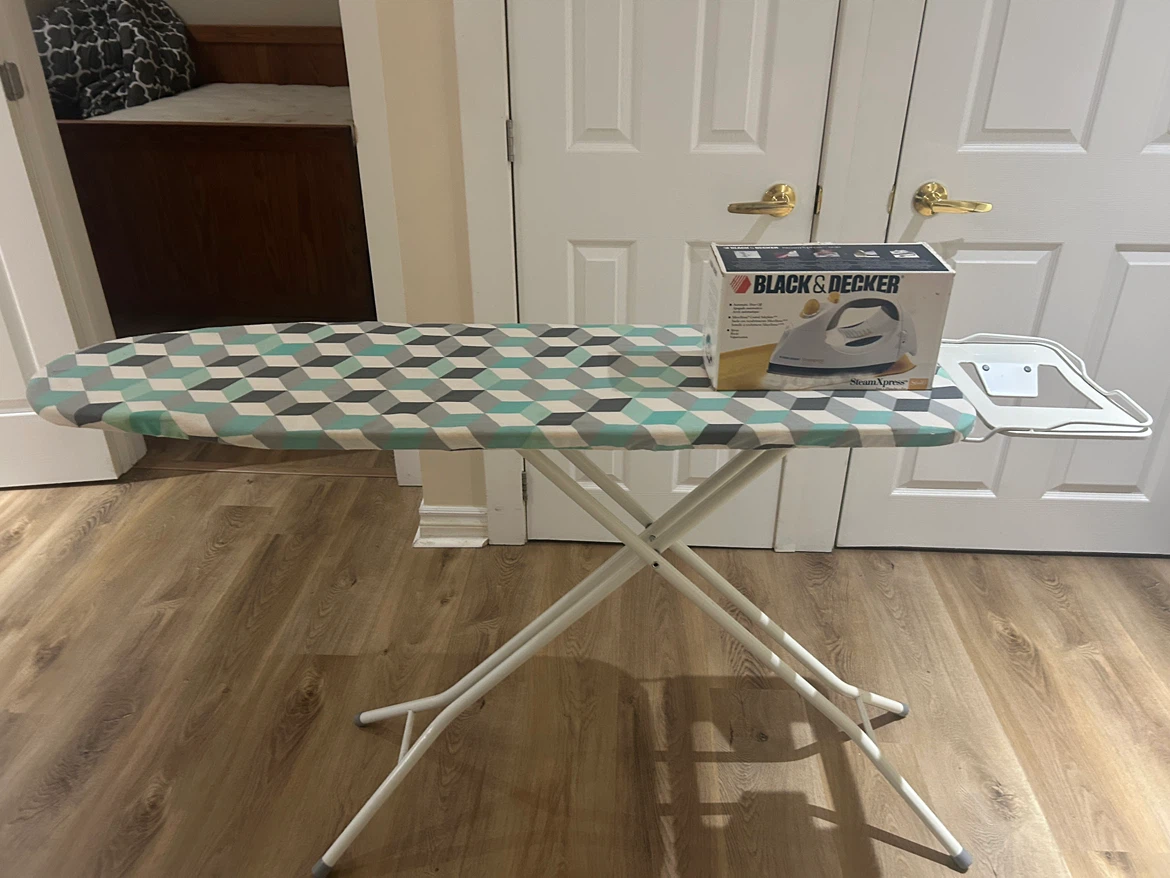 Iron and ironing board - photo 3