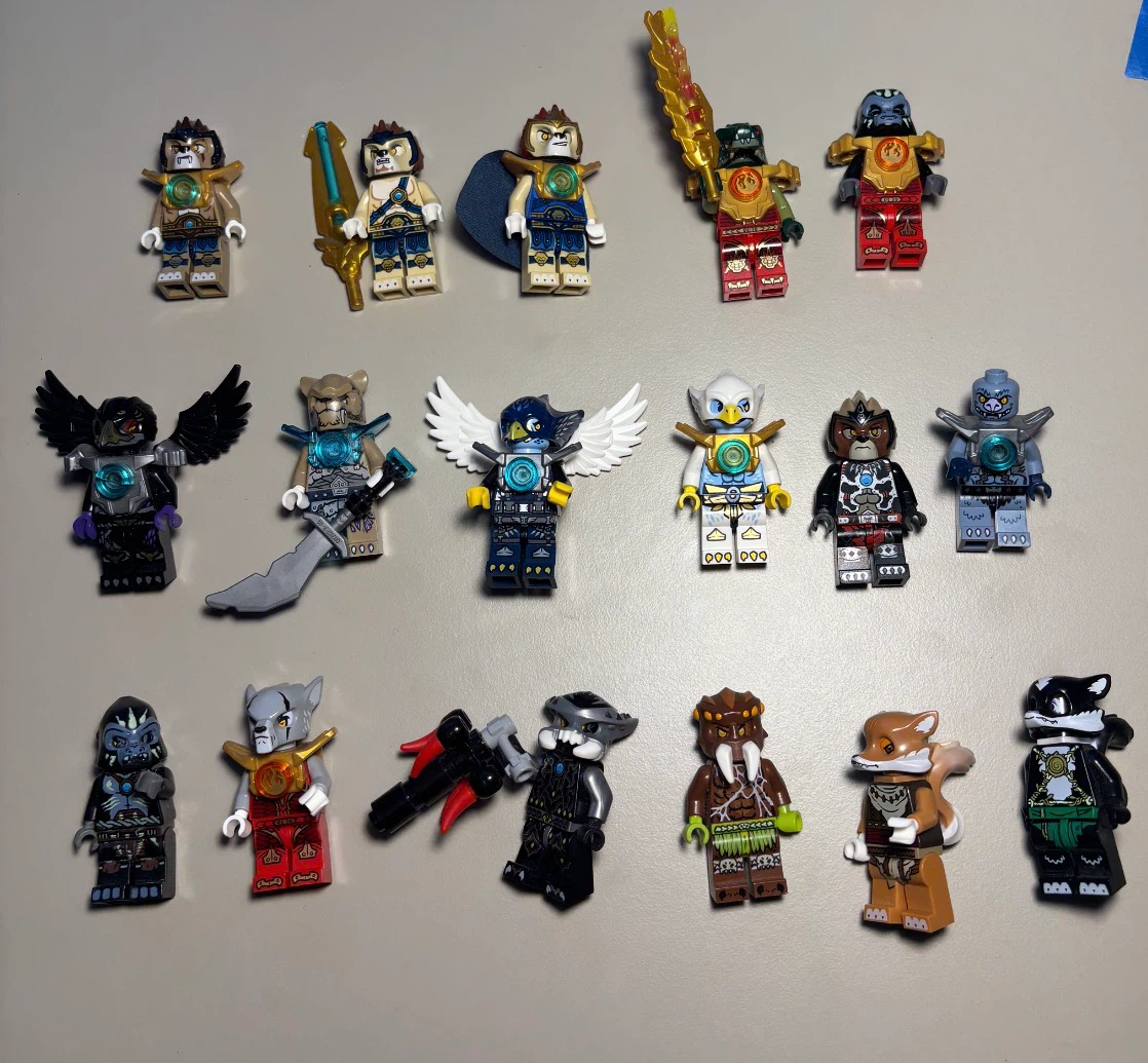 LEGO - Legends of Chima - 17 minifigs, package price