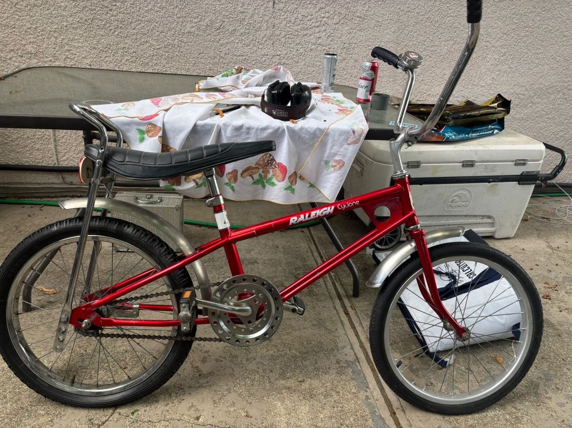 Red Raleigh Chopper Cyclone Bicycle - photo 2