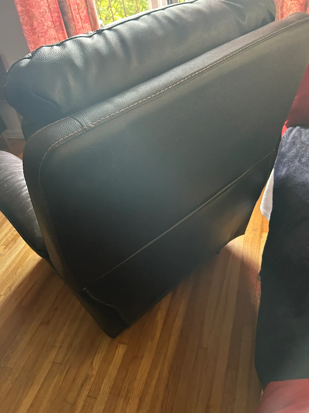 Brown Leather Recliner Chair with cord. - photo 2