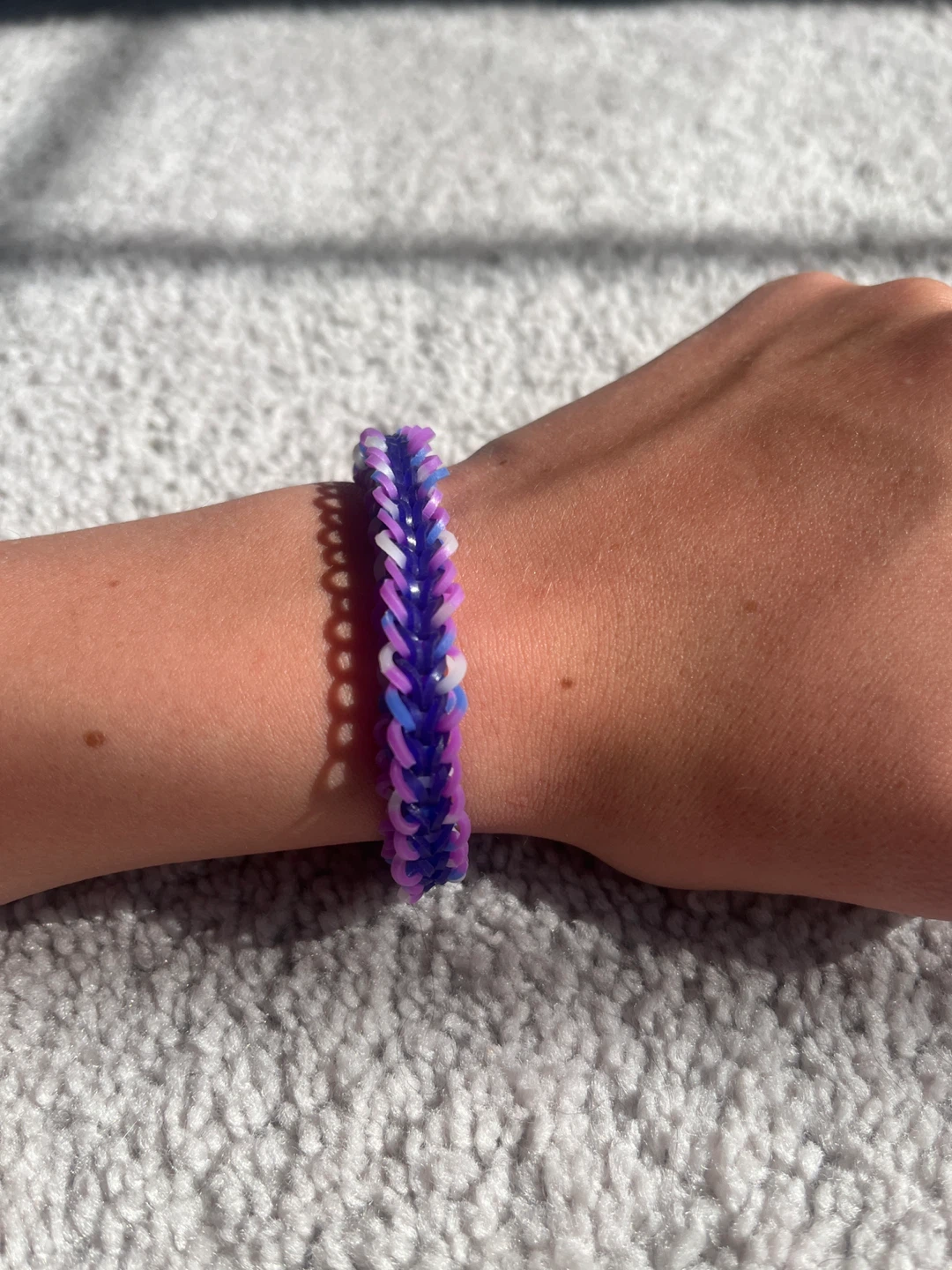 Purple and White Loom Band Bracelet - photo 3