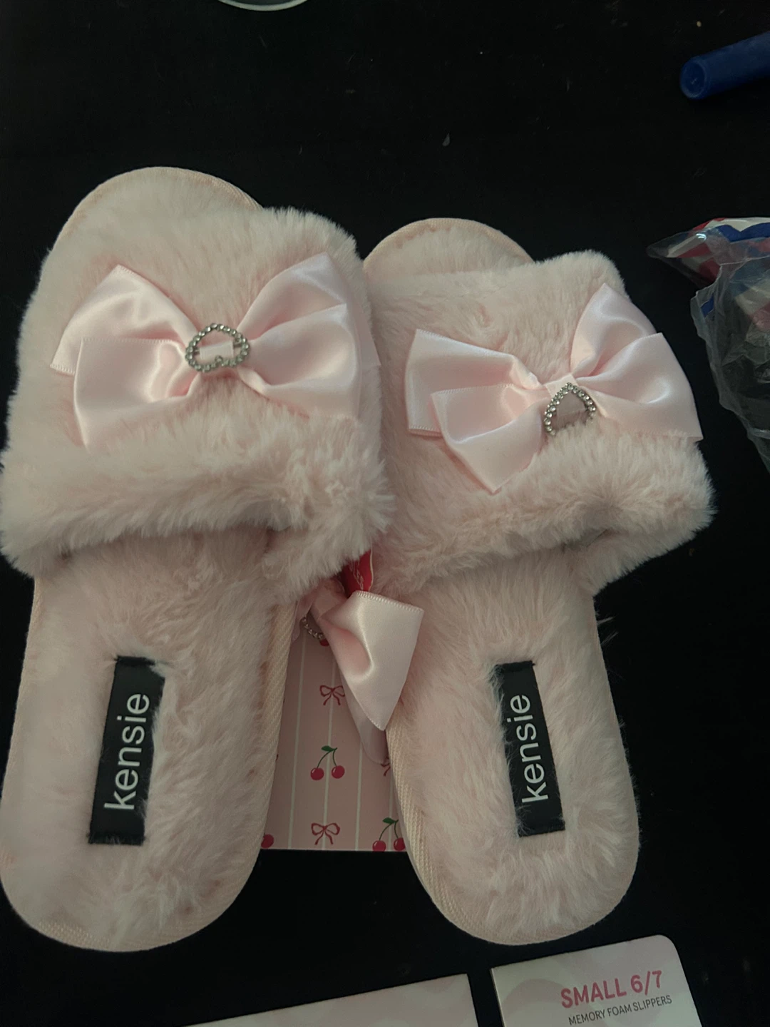 Kensie Pink Memory Foam Slippers Small 6/7