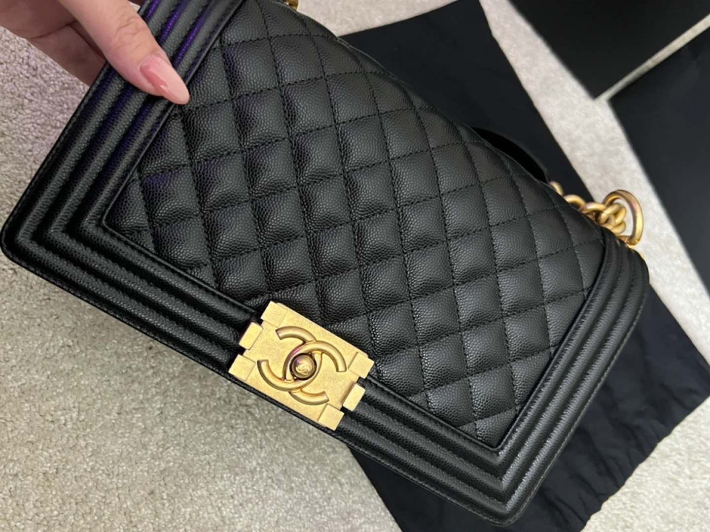 Chanel Caviar Boy Bag Medium GHW - photo 3