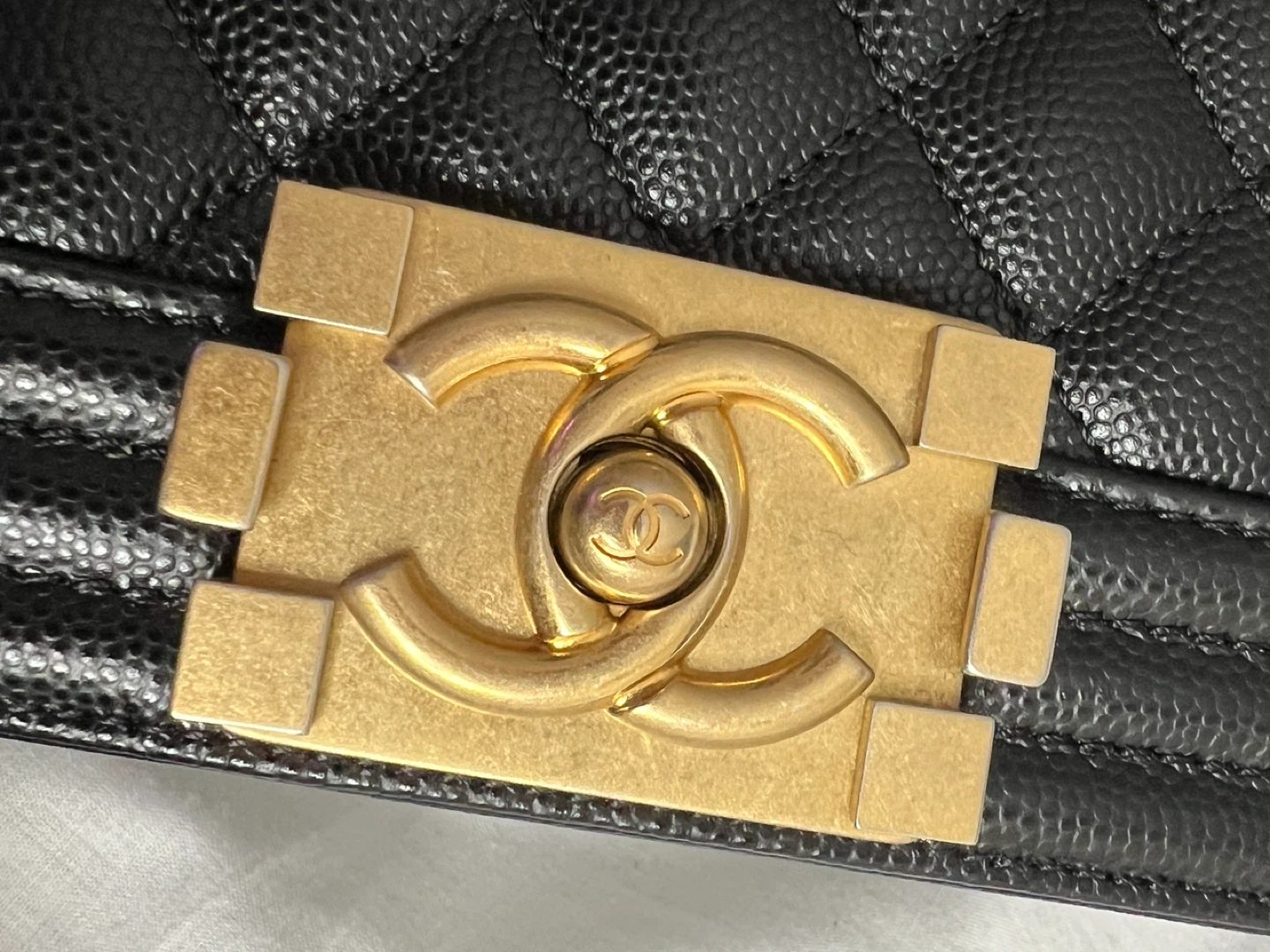 Chanel Caviar Boy Bag Medium GHW - photo 4