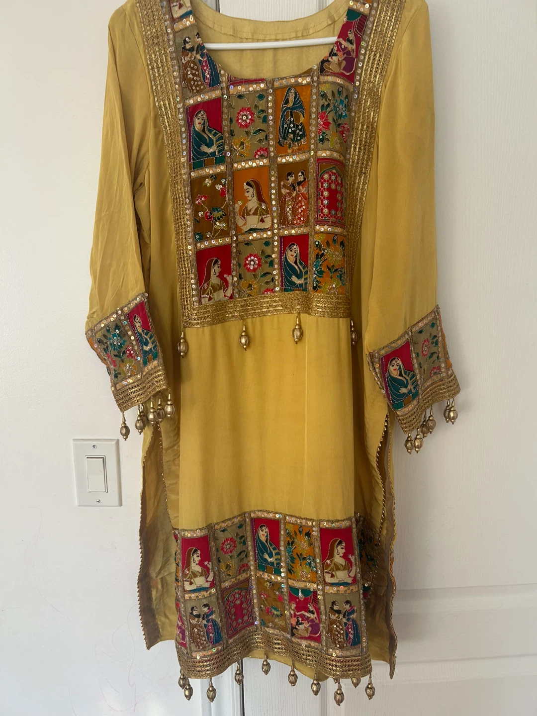 BRAND NEW Embroidered Yellow Kurti + Lengha with Dupatta - photo 4