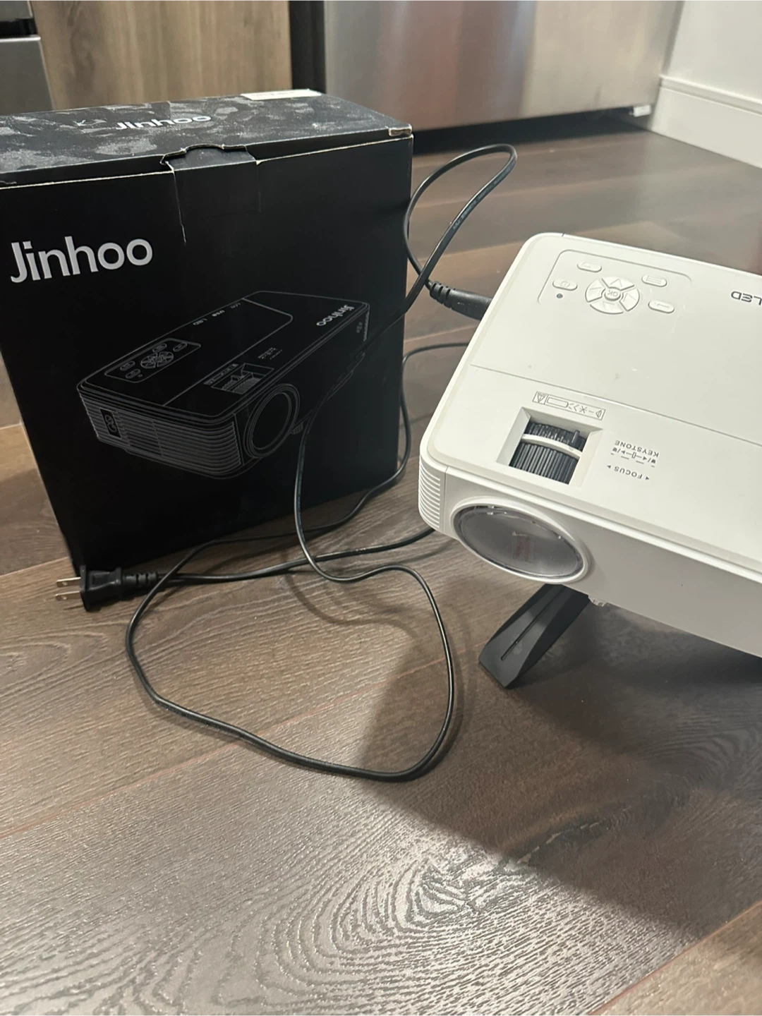JinHoo Mini Projector