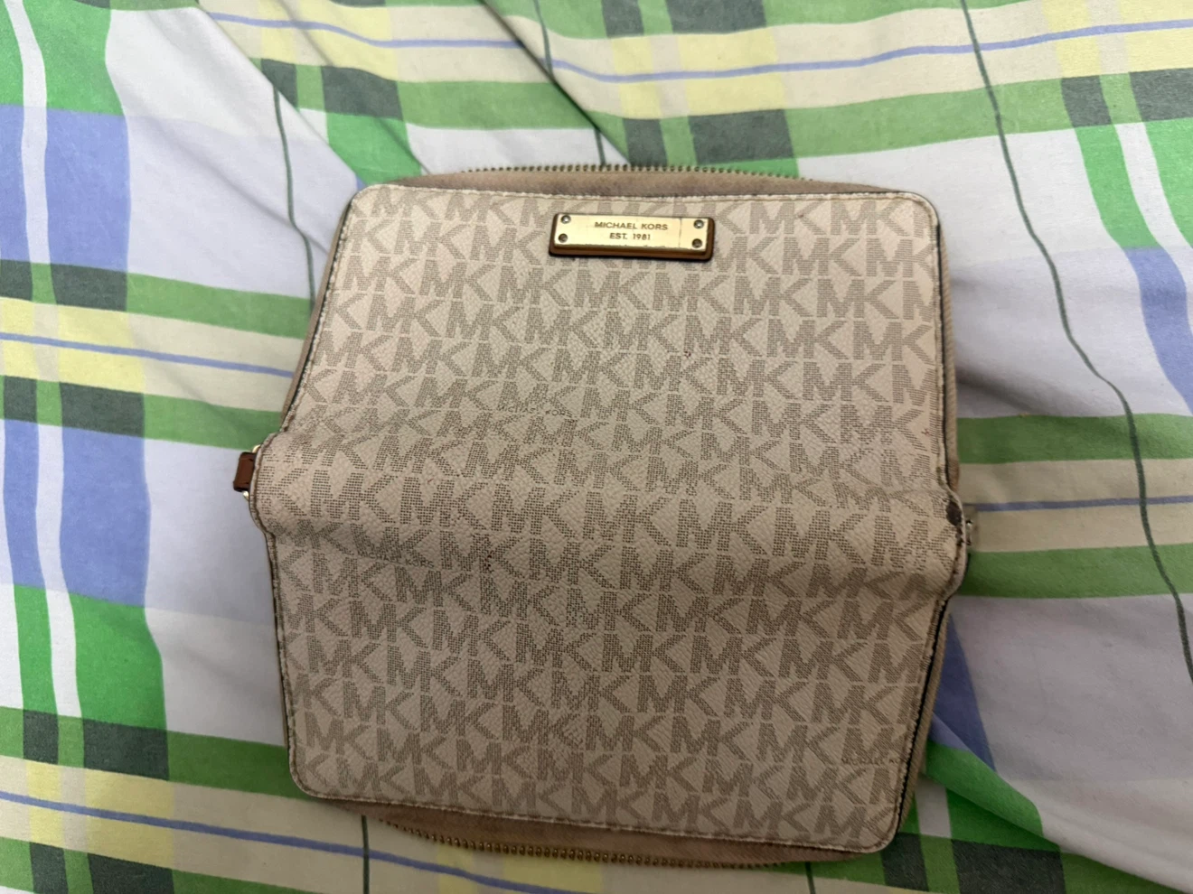 Michael Kors MK Signature Zip Around Wallet - photo 3