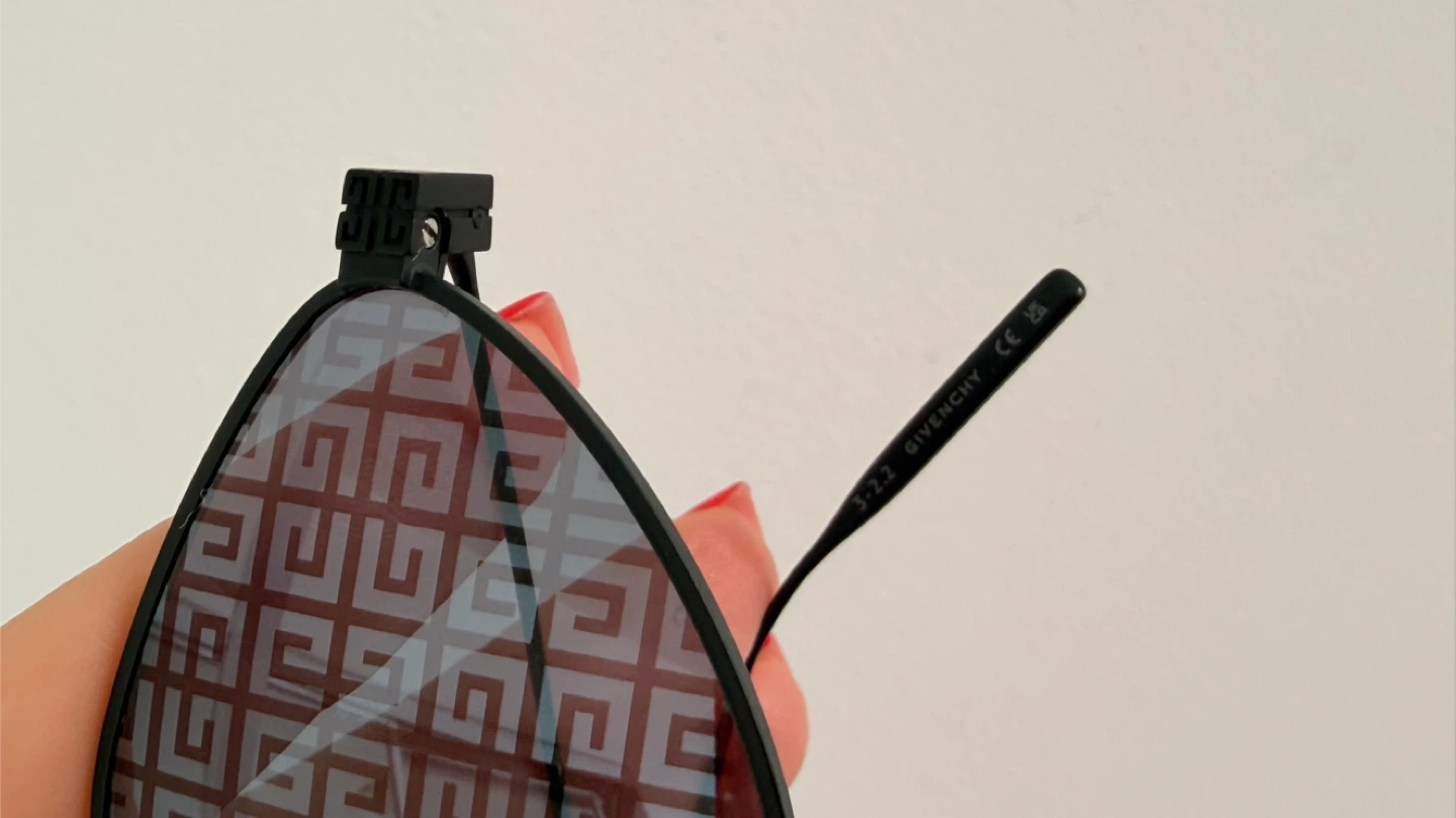 Givenchy GV40040U Sunglasses – Luxury Designer Frame - photo 2