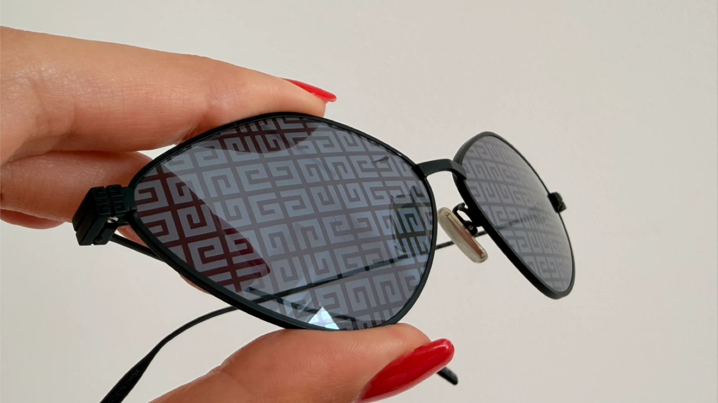 Givenchy GV40040U Sunglasses – Luxury Designer Frame - photo 5