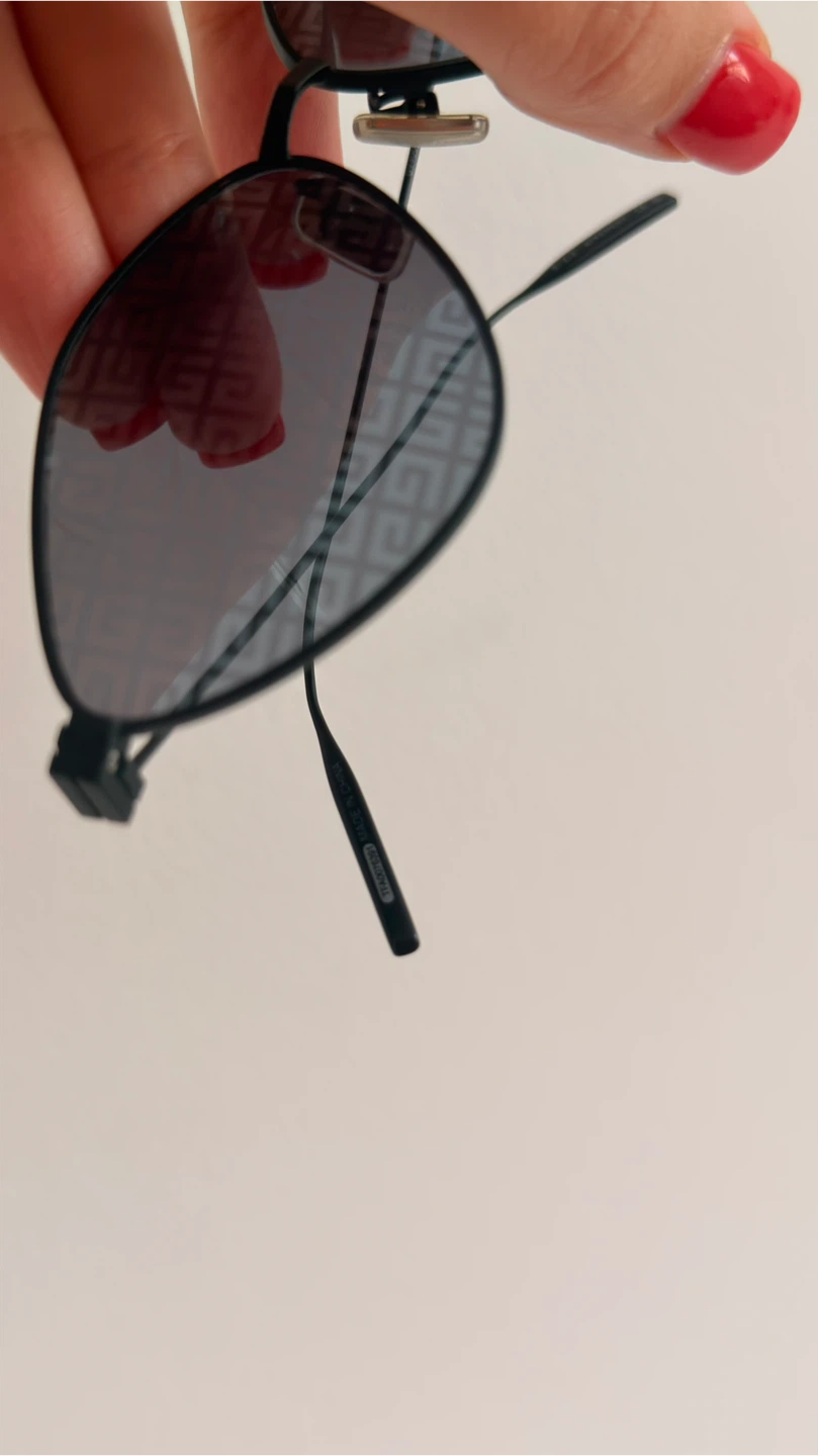 Givenchy GV40040U Sunglasses – Luxury Designer Frame - photo 4