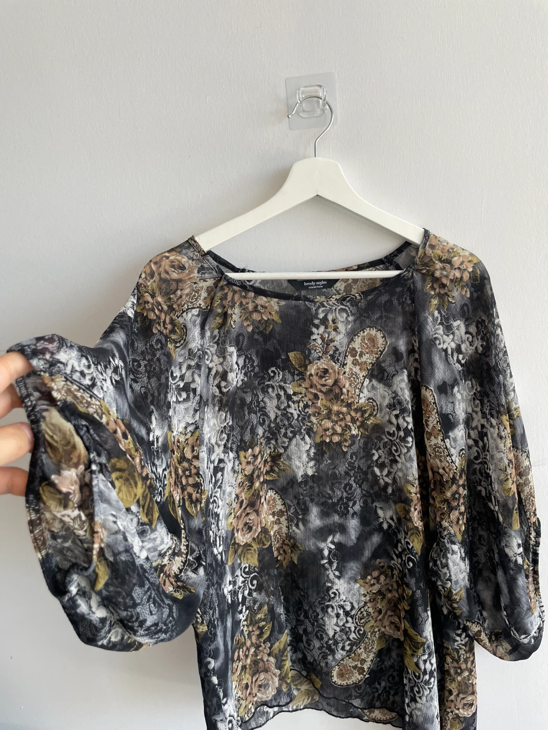 Laura Ashley Floral Sheer Blouse, size L - photo 3