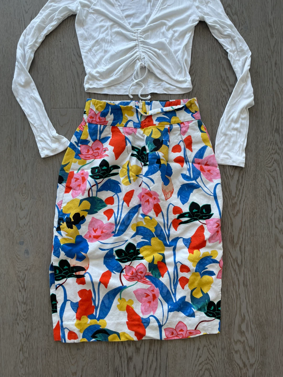 White Ruched Top and Floral Print Skirt - Size S - photo 4