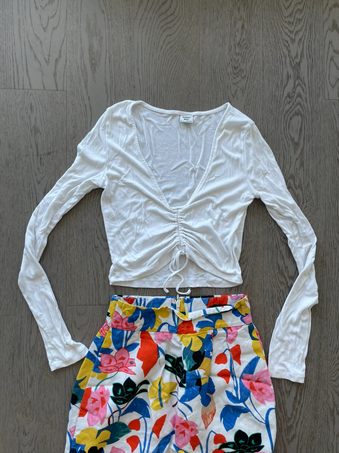 White Ruched Top and Floral Print Skirt - Size S - photo 2