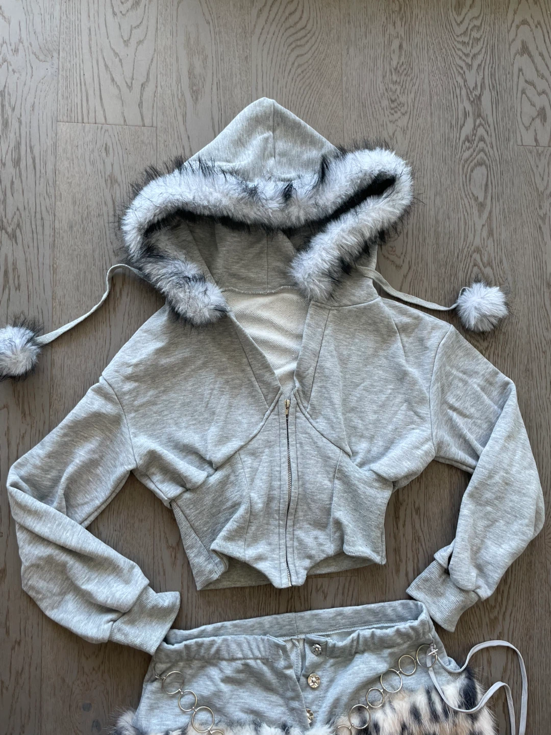 ROMWE Grey Faux Fur Trim Hooded Jacket & Shorts Set - photo 2